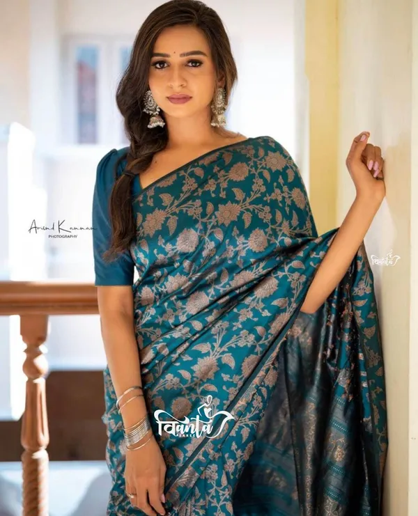 Woven_Kanjivaram_Jacquard_Banarasi_Saree