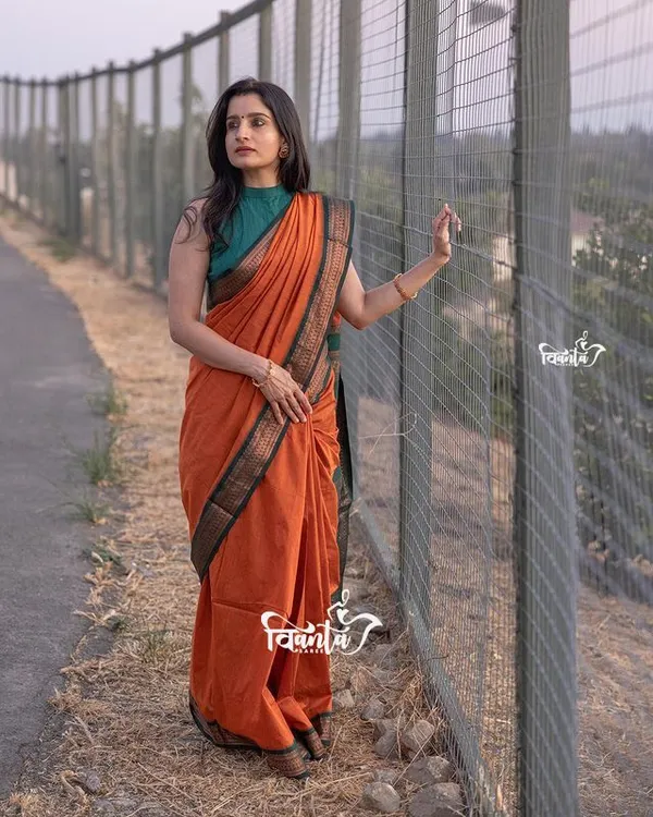 Woven_Kanjivaram,Banarasi_Jacquard_Soft_Silk_Saree
