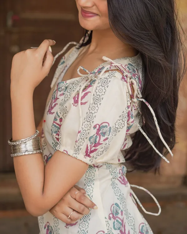 Ayesha_|_Ivory_Floral_Block_Print_Puff_Sleeve_Short_Kurti