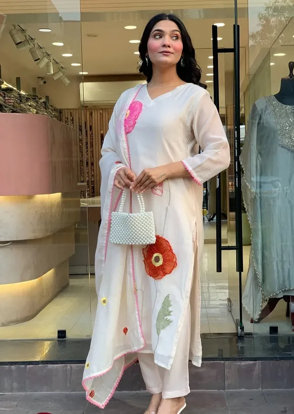 Hand-Appliqué_Mul_Cotton_Suit_Set