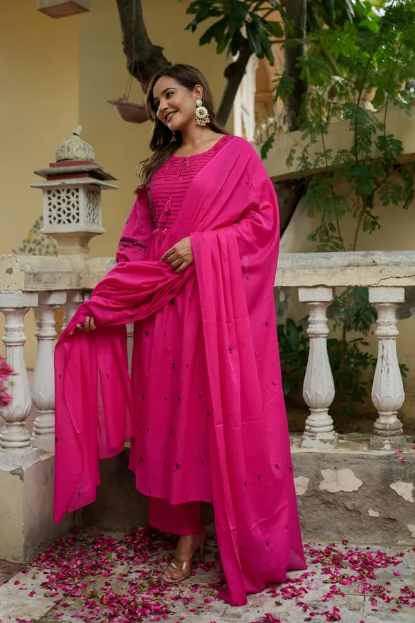 Heavy_Embroidery_3_Piece_Suit_Set_With_Dupatta