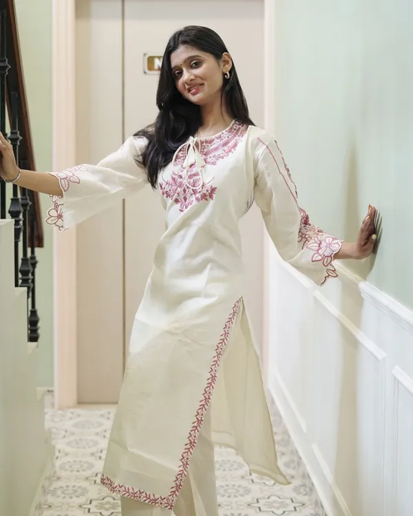 Ivory_Cotton_Kurta_Set_with_Intricate_Magenta_Floral_Embroidery_(3-Piece_Set)