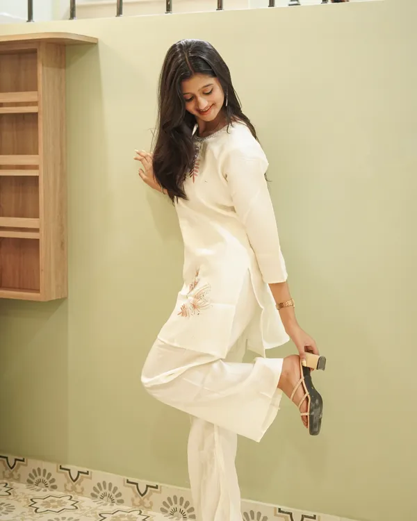 Ivory_Hand-Embroidered_Silk_Co-Ord_Set_|_Shimmer_Fabric_&_Motif_Detailing_|_Jaipur_Trendz