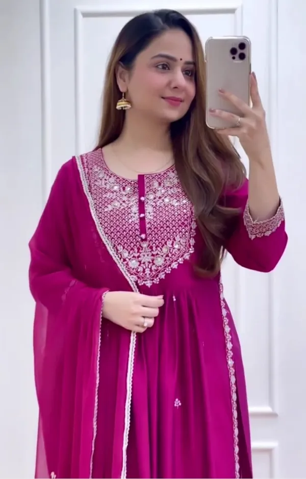 Pink_Muslin_Silk_Embroider_Work_Naira_Cut_Suit_Set