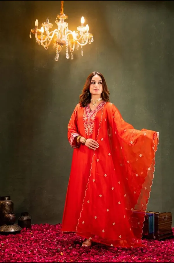 Pure_Dolla_Silk_3_Piece_Set_With_Organza_Dupatta