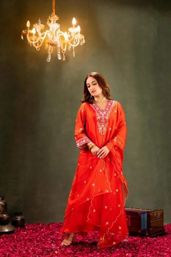 Pure_Dolla_Silk_3_Piece_Set_With_Organza_Dupatta