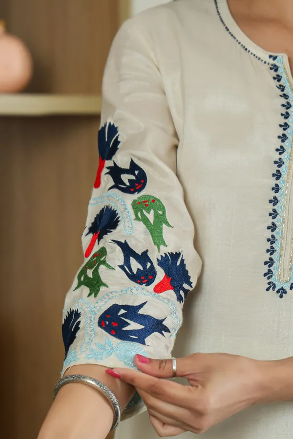 Pure_Mulmul_3_Piece_Suit_Set_with_Dupatta