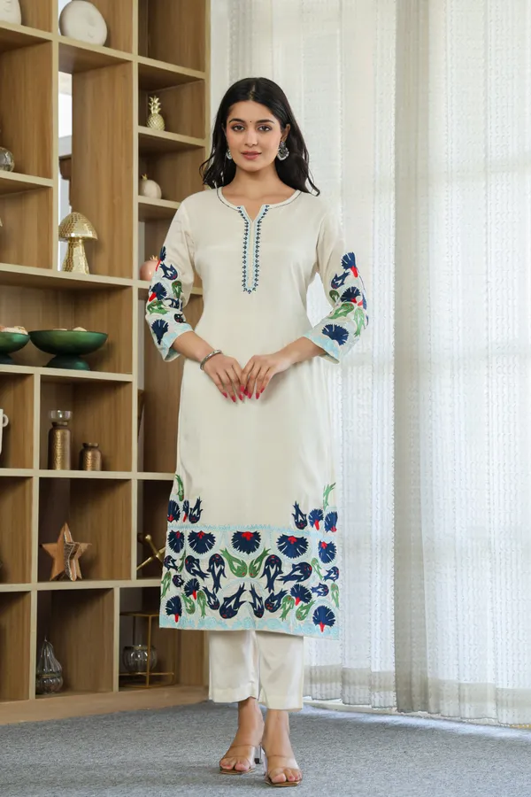 Pure_Mulmul_3_Piece_Suit_Set_with_Dupatta