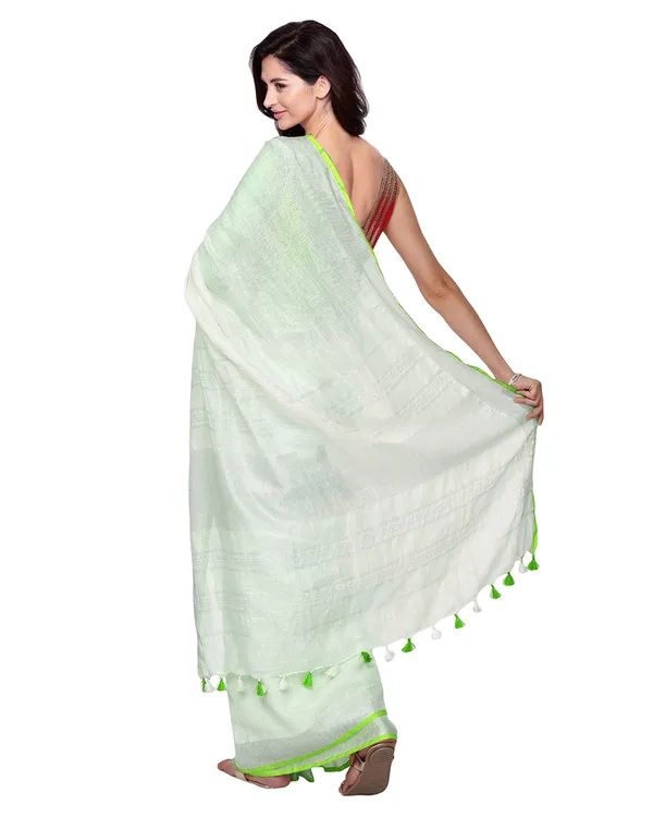 Whte-Green_women's_Bhagalpuri_Handloom_Linen_Cotton_Blend_White_Saree_With_Silver_Zari_Border_And_Contrast_Unstitched_Blouse_Piece