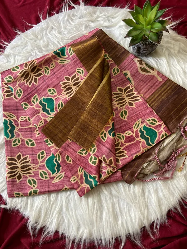 Soft_Tussar_Silk_sarees_with_Beautiful_Style_Of_Kalamkari_Digital_Print_With_Attractive_Border_And_Contrast_Print_Blouse_With_Tassels