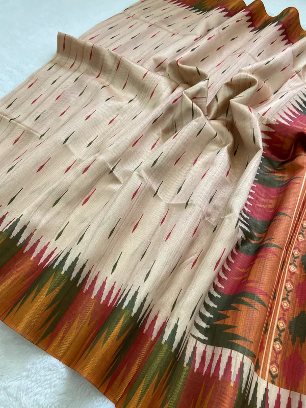 Soft_Tussar_Silk_sarees_with_Beautiful_Print_With_Attractive_Pallu_And_Contrast_Print_Blouse_With_Tassels