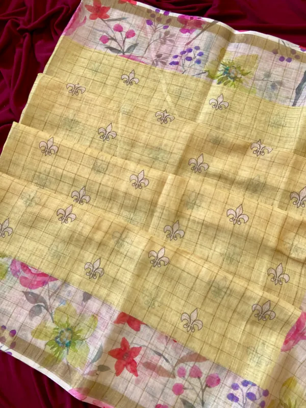Soft_Premium_Linen_sarees_with_Beautiful_Print_With_Attractive_Checks_Design_Saree_With_Gold_Zari_Border_And_Print_Blouse_With_Tassels