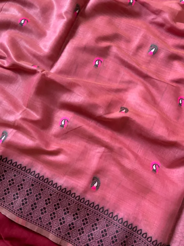 Premium_Soft_Jamdani_Cotton_sarees_with_Beautiful_Colourfull_3D_Woven_Peacock_Design_Pallu_With_Attractive_All_Over_Resham_Weaving_Butti_Design_With_Resham_Weaving_Border_And_Running_Blouse_With_Fancy_Tassels