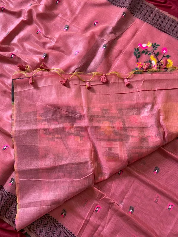 Premium_Soft_Jamdani_Cotton_sarees_with_Beautiful_Colourfull_3D_Woven_Peacock_Design_Pallu_With_Attractive_All_Over_Resham_Weaving_Butti_Design_With_Resham_Weaving_Border_And_Running_Blouse_With_Fancy_Tassels