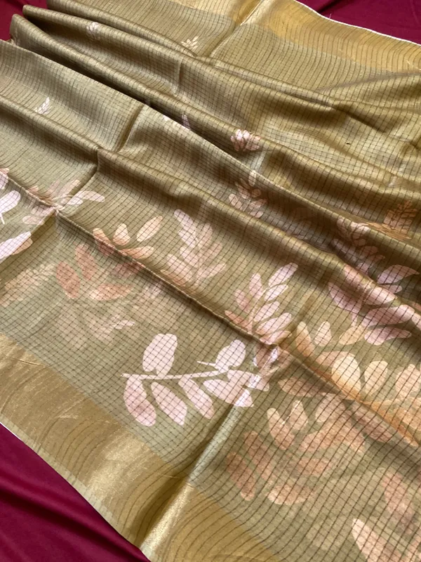 Soft_Tussar_Silk_sarees_with_Beautiful_Batik_Style_Digital_Print_With_Attractive_Checks_Design_Saree_And_Digital_Print_Blouse_With_Tassels