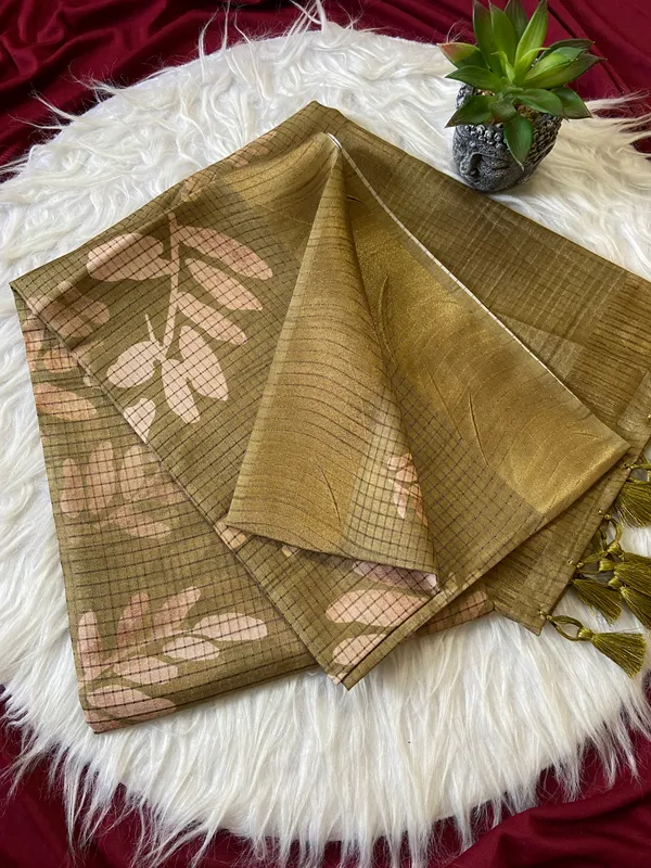 Soft_Tussar_Silk_sarees_with_Beautiful_Batik_Style_Digital_Print_With_Attractive_Checks_Design_Saree_And_Digital_Print_Blouse_With_Tassels