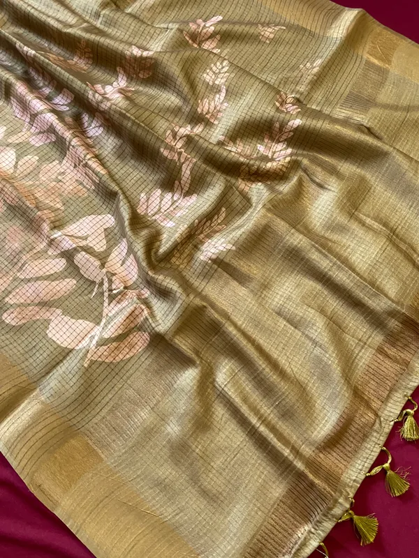 Soft_Tussar_Silk_sarees_with_Beautiful_Batik_Style_Digital_Print_With_Attractive_Checks_Design_Saree_And_Digital_Print_Blouse_With_Tassels