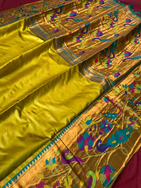 Premium_Soft_Paithani_Silk_sarees_With_Beautiful_Weaving_Pattern_With_Attractive_Rich_Pallu_And_Border_And_Weaving_Blouse_With_Tassels