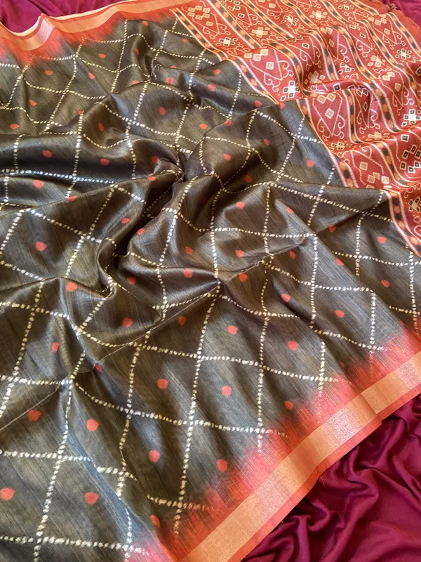 Soft_Tussar_Silk_sarees_with_Beautiful_Digital_Print_With_Attractive_Border_And_Contrast_Print_Blouse_With_Tassels