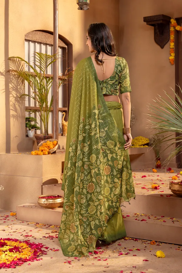 Soft_Semi_Tussar_Silk_sarees_with_Beautiful_Digital_Print_With_Attractive_Border_And_Contrast_Print_Blouse_With_Tassels
