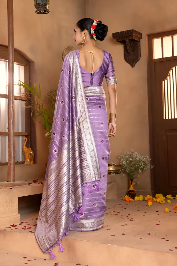 Premium_Soft_Khadi_Linen_sarees_with_Beautiful_Design_Weaving__Pallu_With_Attractive_Traditional_Zari_Weaving__Border_With_All_Over_Butterfly_Weaving__Design_And_Weaving__Blouse_With_Fancy_Tassels