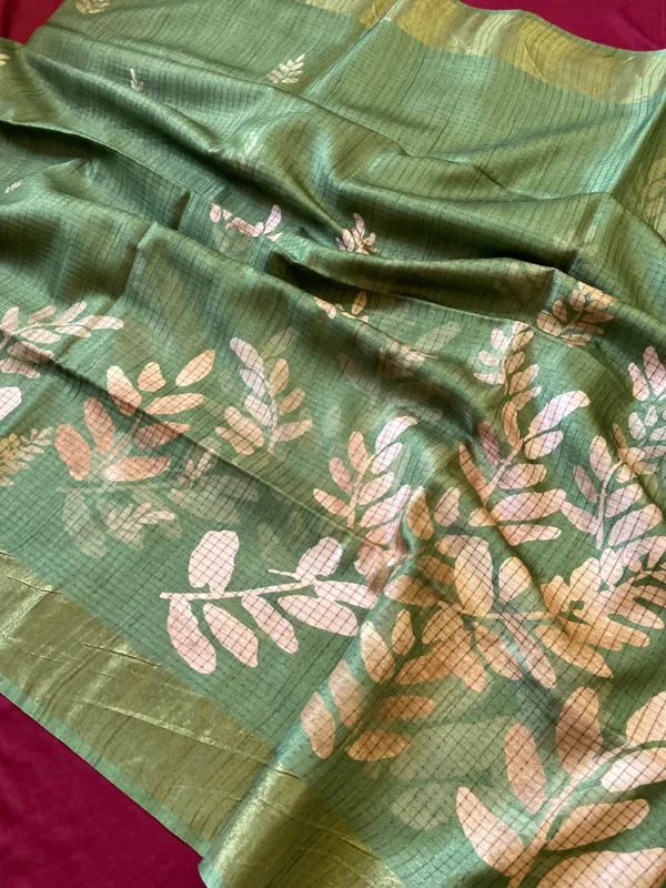 Soft_Tussar_Silk_sarees_with_Beautiful_Batik_Style_Digital_Print_With_Attractive_Checks_Design_Saree_And_Digital_Print_Blouse_With_Tassels