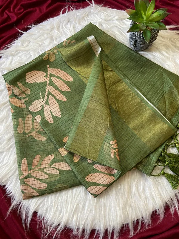 Soft_Tussar_Silk_sarees_with_Beautiful_Batik_Style_Digital_Print_With_Attractive_Checks_Design_Saree_And_Digital_Print_Blouse_With_Tassels