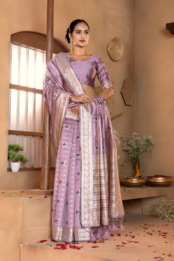 Premium_Soft_Khadi_Linen_sarees_with_Beautiful_Design_Weaving__Pallu_With_Attractive_Traditional_Zari_Weaving__Border_With_All_Over_Butterfly_Weaving__Design_And_Weaving__Blouse_With_Fancy_Tassels