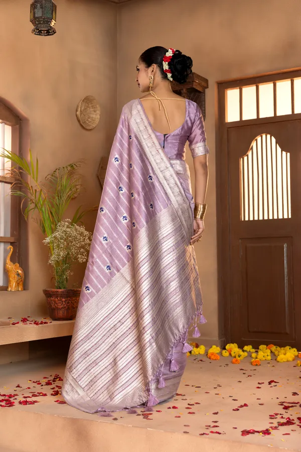 Premium_Soft_Khadi_Linen_sarees_with_Beautiful_Design_Weaving__Pallu_With_Attractive_Traditional_Zari_Weaving__Border_With_All_Over_Butterfly_Weaving__Design_And_Weaving__Blouse_With_Fancy_Tassels