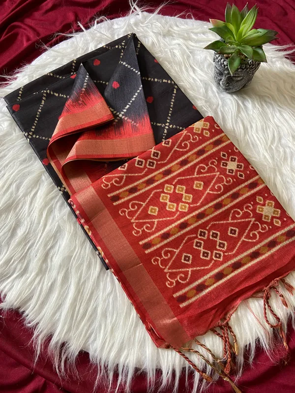 Soft_Tussar_Silk_sarees_with_Beautiful_Digital_Print_With_Attractive_Border_And_Contrast_Print_Blouse_With_Tassels