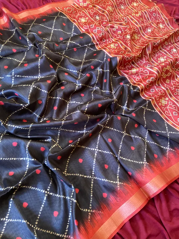 Soft_Tussar_Silk_sarees_with_Beautiful_Digital_Print_With_Attractive_Border_And_Contrast_Print_Blouse_With_Tassels