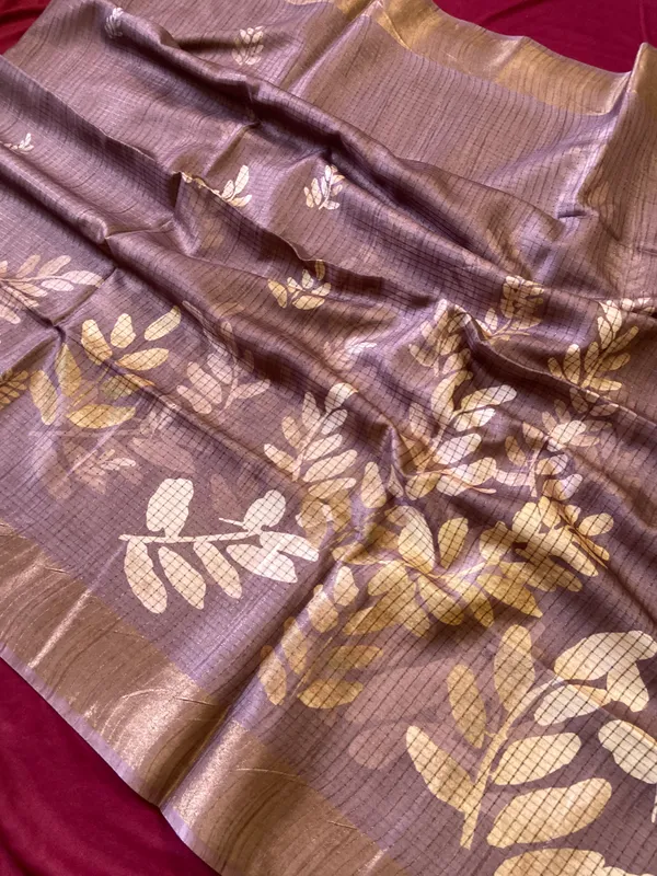 Soft_Tussar_Silk_sarees_with_Beautiful_Batik_Style_Digital_Print_With_Attractive_Checks_Design_Saree_And_Digital_Print_Blouse_With_Tassels