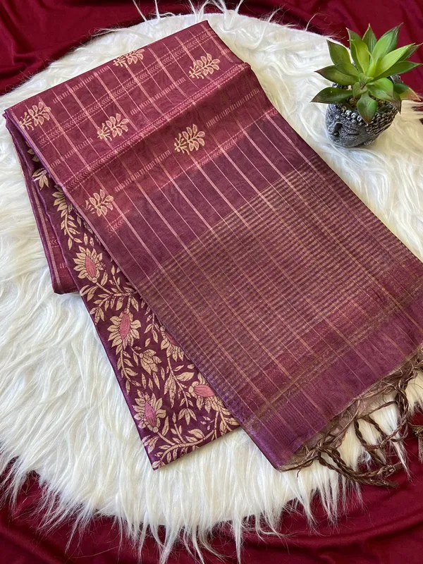 Soft_Semi_Tussar_Silk_sarees_with_Beautiful_Digital_Print_With_Attractive_Border_And_Contrast_Print_Blouse_With_Tassels