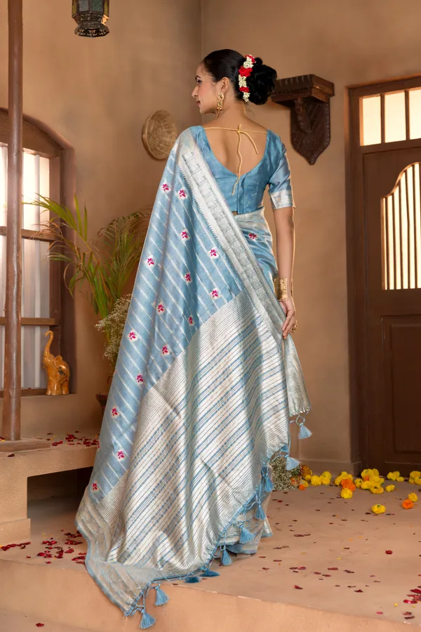 Premium_Soft_Khadi_Linen_sarees_with_Beautiful_Design_Weaving__Pallu_With_Attractive_Traditional_Zari_Weaving__Border_With_All_Over_Butterfly_Weaving__Design_And_Weaving__Blouse_With_Fancy_Tassels