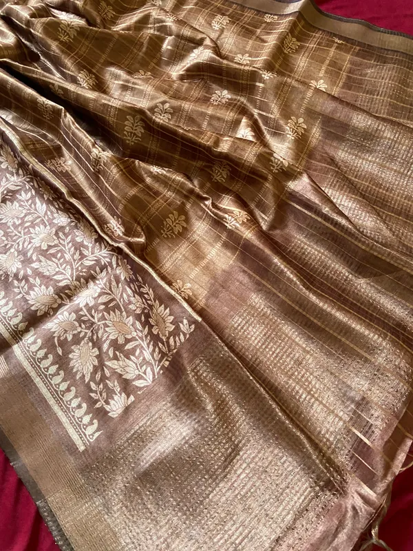 Soft_Semi_Tussar_Silk_sarees_with_Beautiful_Digital_Print_With_Attractive_Border_And_Contrast_Print_Blouse_With_Tassels