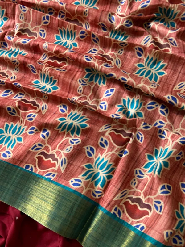 Soft_Tussar_Silk_sarees_with_Beautiful_Style_Of_Kalamkari_Digital_Print_With_Attractive_Border_And_Contrast_Print_Blouse_With_Tassels
