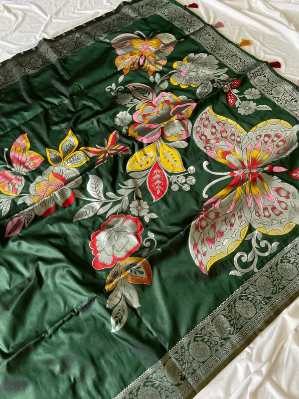 Soft_Silk_Sarees_With_Beautiful_Woven_Zari_Work_With_Attractive_Butterfly_Design_Saree_And_Running_Blouse_With_Tassels