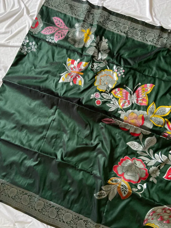Soft_Silk_Sarees_With_Beautiful_Woven_Zari_Work_With_Attractive_Butterfly_Design_Saree_And_Running_Blouse_With_Tassels