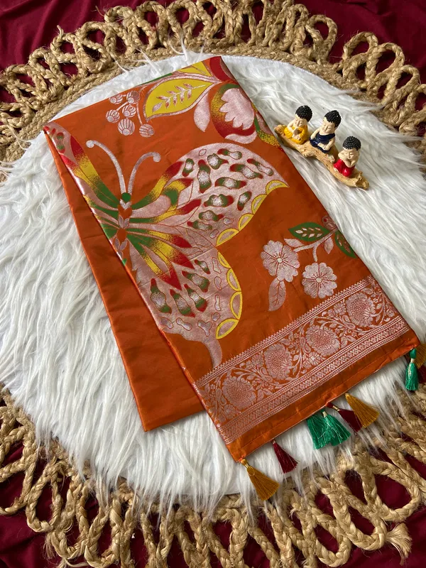Soft_Silk_Sarees_With_Beautiful_Woven_Zari_Work_With_Attractive_Butterfly_Design_Saree_And_Running_Blouse_With_Tassels