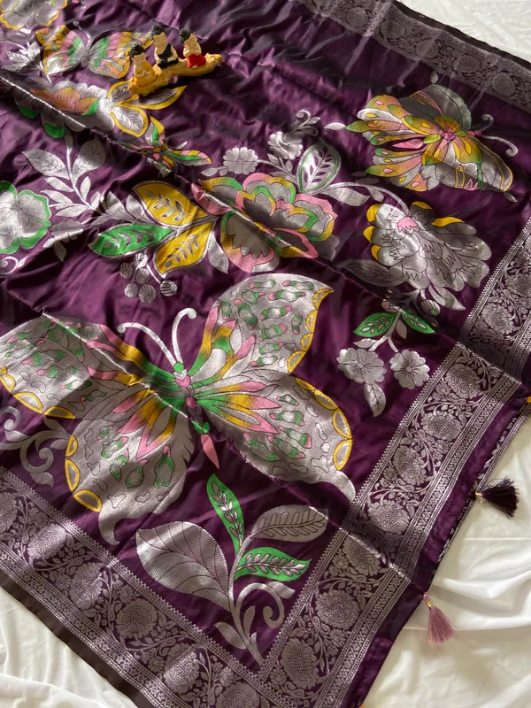 Soft_Silk_Sarees_With_Beautiful_Woven_Zari_Work_With_Attractive_Butterfly_Design_Saree_And_Running_Blouse_With_Tassels
