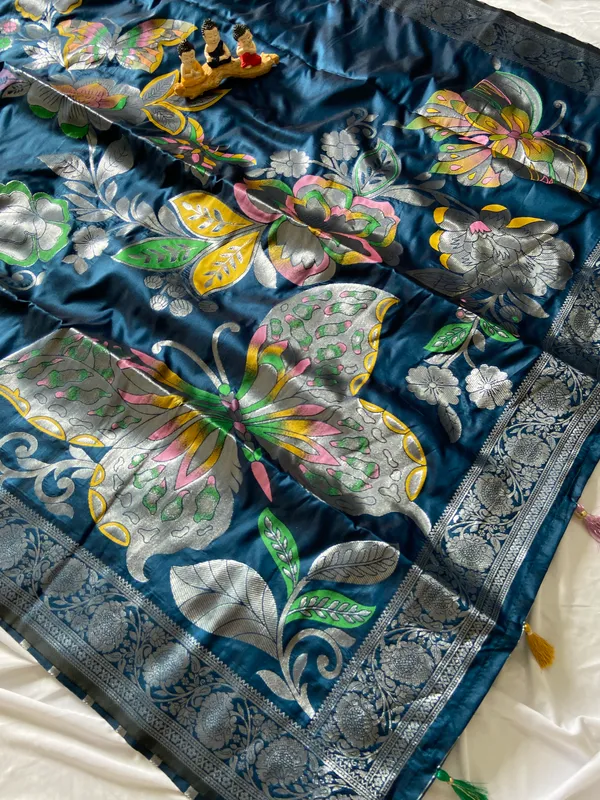 Soft_Silk_Sarees_With_Beautiful_Woven_Zari_Work_With_Attractive_Butterfly_Design_Saree_And_Running_Blouse_With_Tassels
