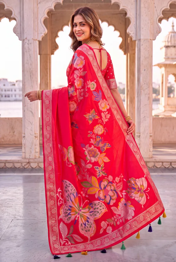 Soft_Silk_Sarees_With_Beautiful_Woven_Zari_Work_With_Attractive_Butterfly_Design_Saree_And_Running_Blouse_With_Tassels