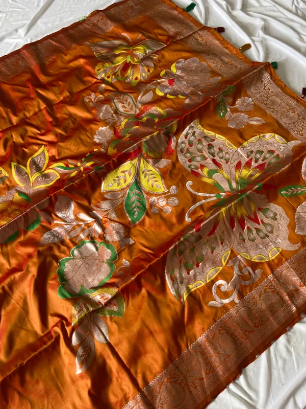 Soft_Silk_Sarees_With_Beautiful_Woven_Zari_Work_With_Attractive_Butterfly_Design_Saree_And_Running_Blouse_With_Tassels