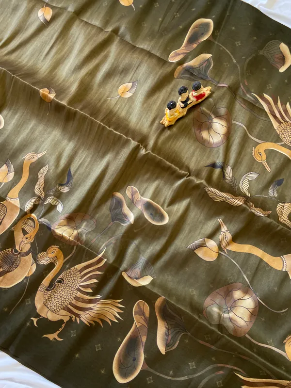 Soft_Tussar_Silk_Sarees_With_Beautiful_Digital_Print_With_Attractive_Jungle_Theme_Design_And_Digital_Print_Blouse_With_Tassels