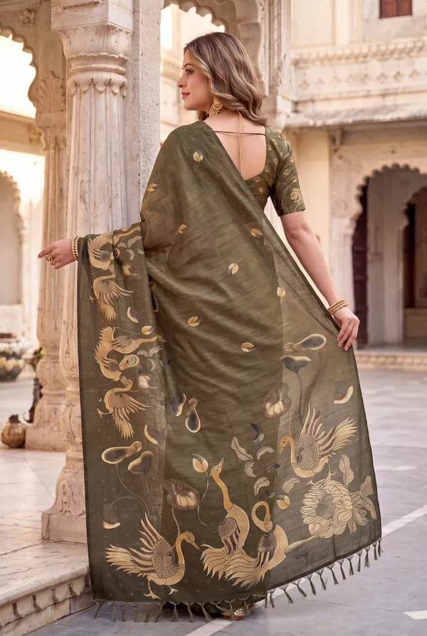 Soft_Tussar_Silk_Sarees_With_Beautiful_Digital_Print_With_Attractive_Jungle_Theme_Design_And_Digital_Print_Blouse_With_Tassels