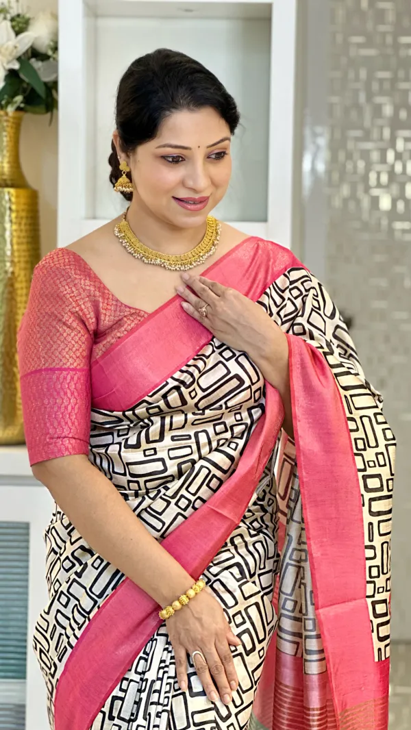 Soft_Tussar_Silk_sarees_with_Beautiful_Print_With_Attractive_Pallu_And_Contrast_Print_Blouse_With_Tassels