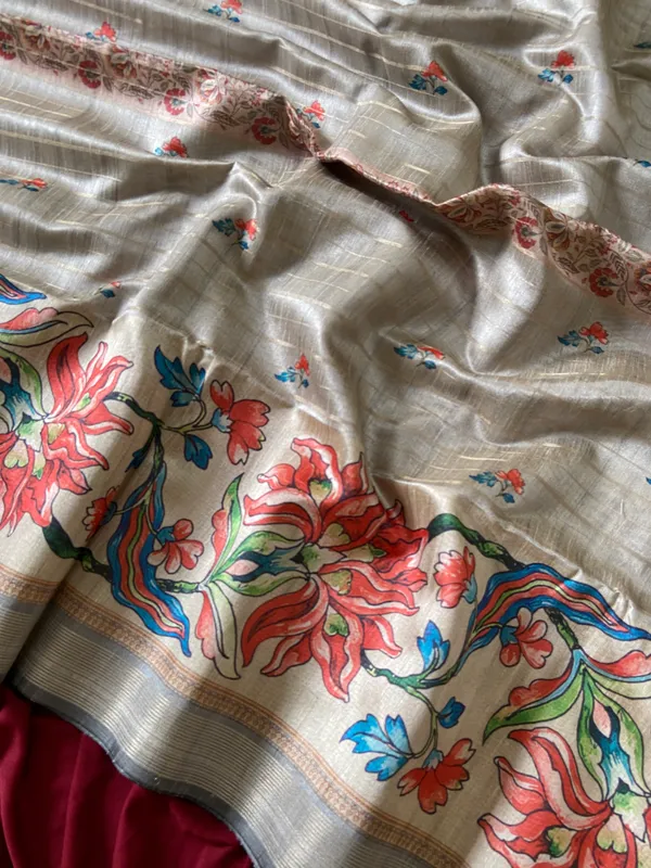 Soft_Semi_Tussar_Silk_sarees_with_Beautiful_Digital_Print_With_Attractive_Border_And_Contrast_Print_Blouse_With_Tassels