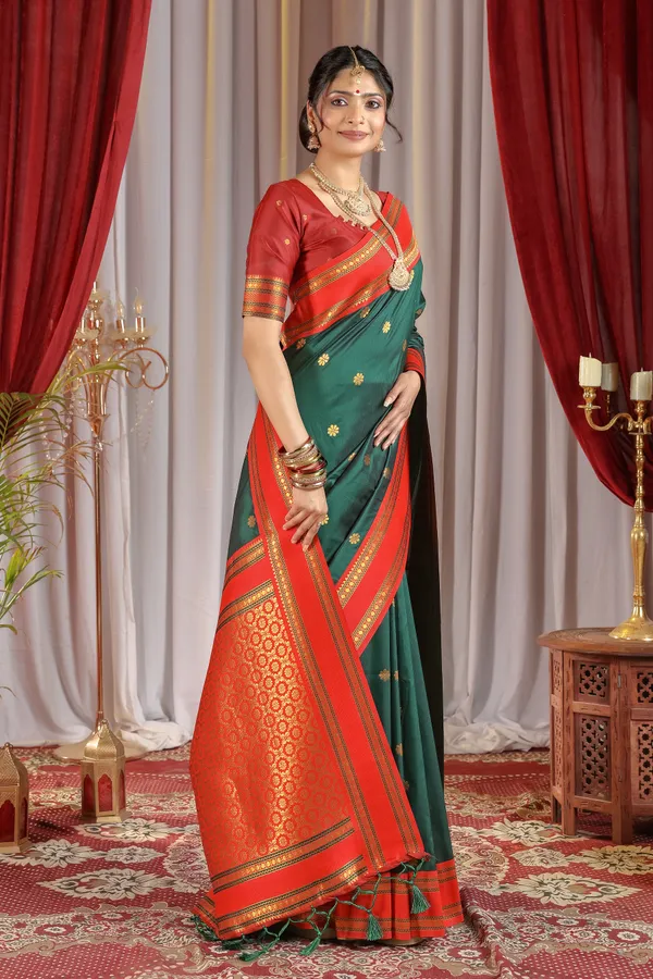 Narayana_Pattu_Narayanpet_Silk_sarees_with_Beautiful_Booti_in_Contrast_Red-Green_Shades_With_Attractive_Weaving_Gold_Zari_Design_And_Contrast_Blouse_With_Tassels