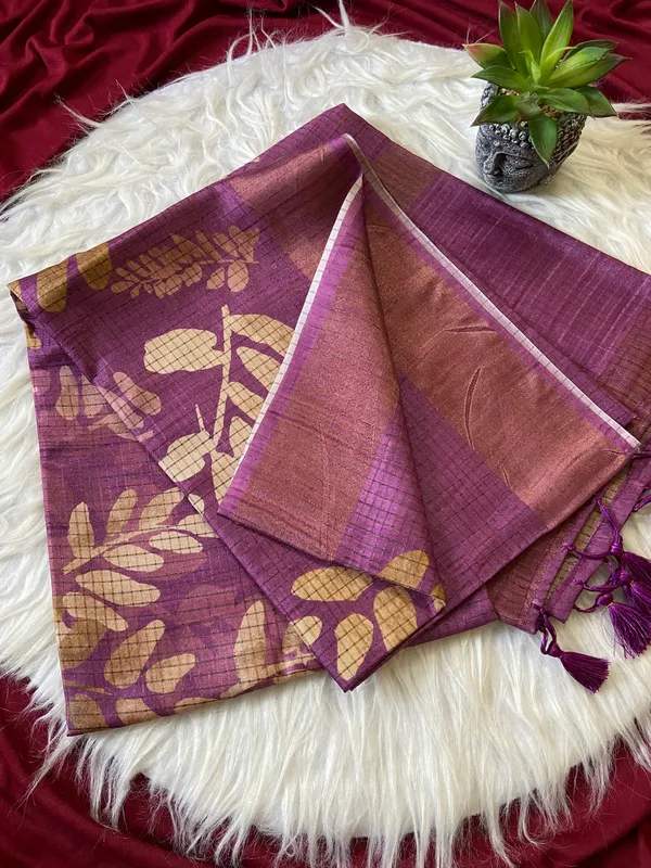 Soft_Tussar_Silk_sarees_with_Beautiful_Batik_Style_Digital_Print_With_Attractive_Checks_Design_Saree_And_Digital_Print_Blouse_With_Tassels