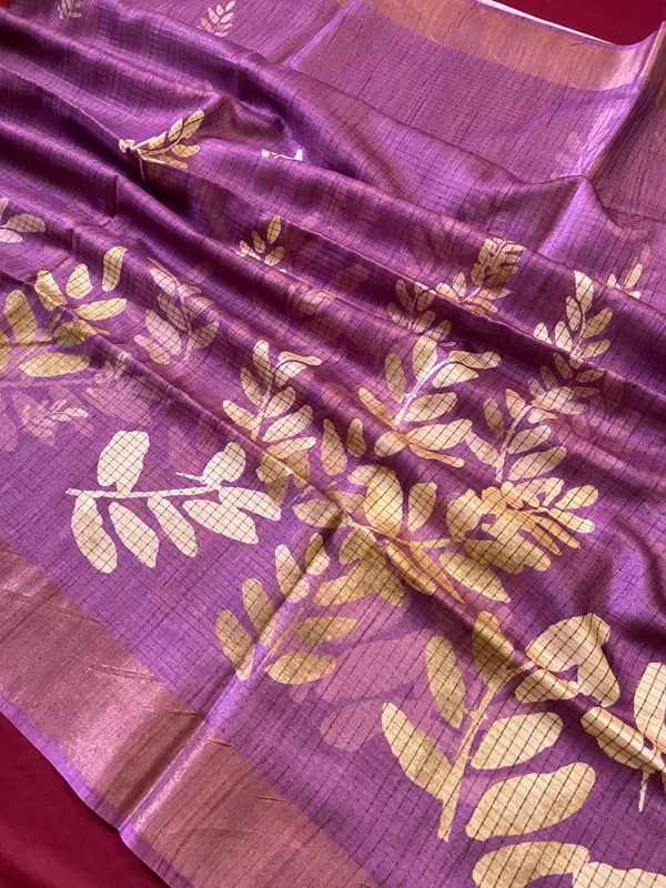 Soft_Tussar_Silk_sarees_with_Beautiful_Batik_Style_Digital_Print_With_Attractive_Checks_Design_Saree_And_Digital_Print_Blouse_With_Tassels